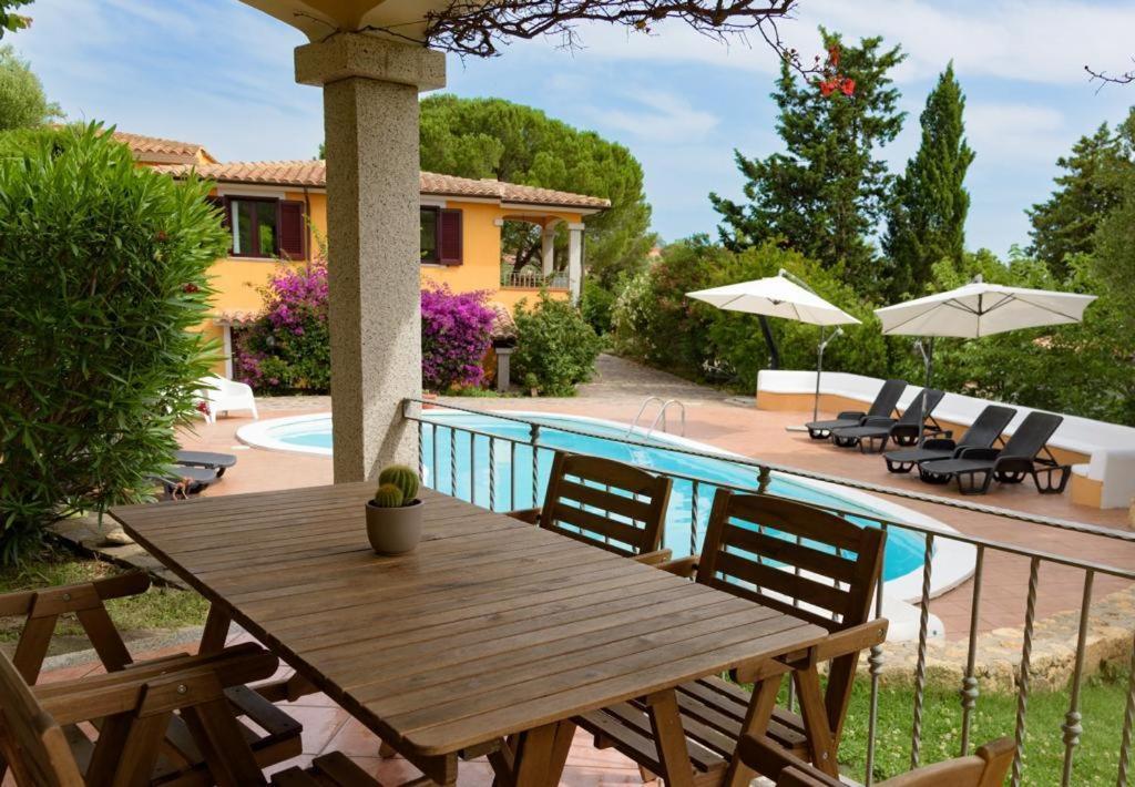 Residence Agrifoglio Monte Petrosu Εξωτερικό φωτογραφία